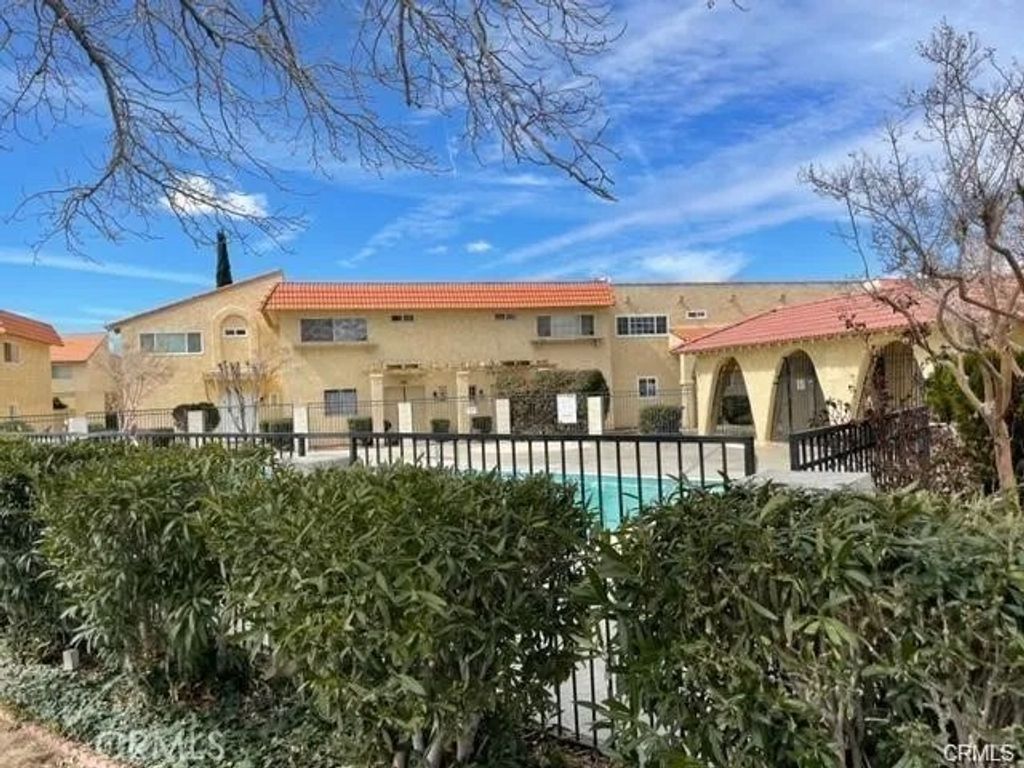 Photo for 43627 Stanridge Ave, Lancaster, CA 93535 (MLS # SR25248301)