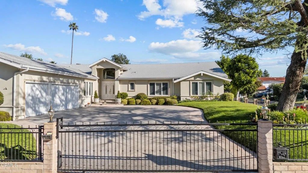 Photo of 4240 Reyes Drive, Tarzana, CA 91356 (MLS # V1-33811)