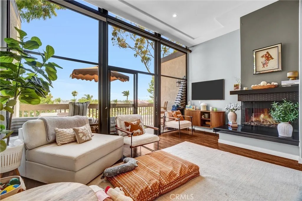 9322 Marina Pacifica North