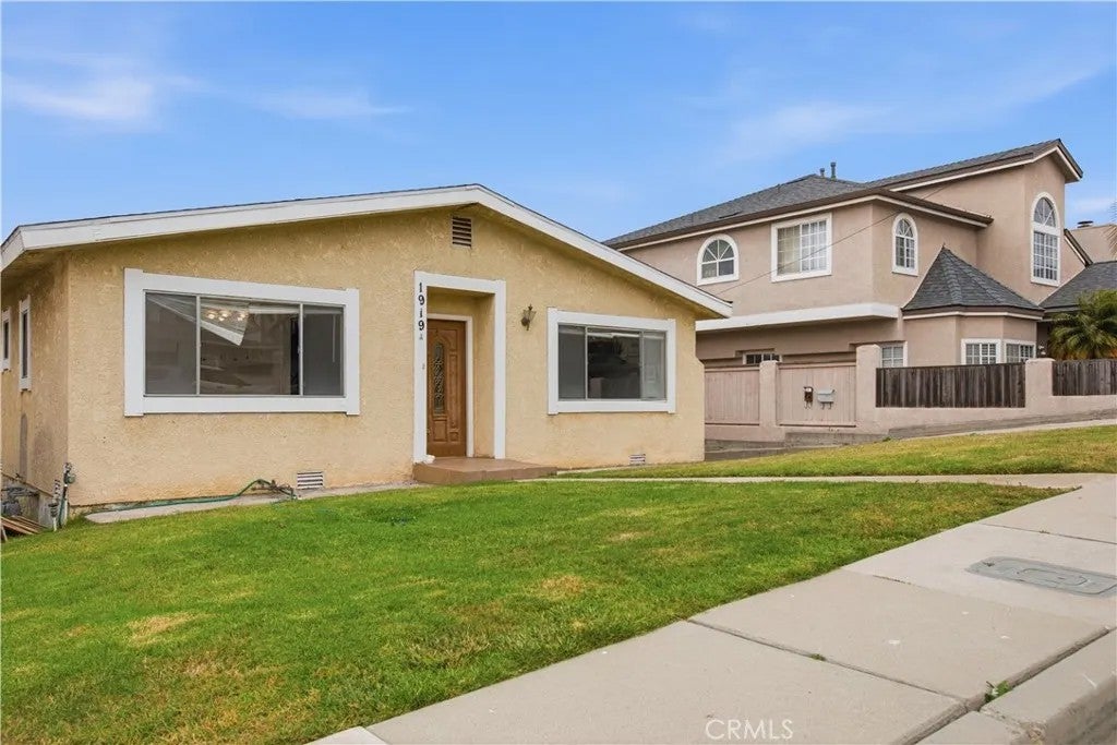 Photo of 1919 Havemeyer Lane, Redondo Beach, CA 90278 (MLS # OC26103853)