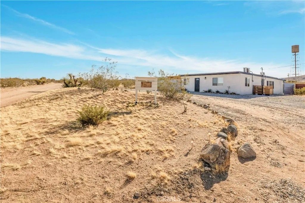 Photo of 1746 Golden Sands Rd, Landers, CA 92285 (MLS # JT26066825)