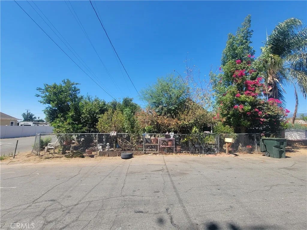7190 Vine