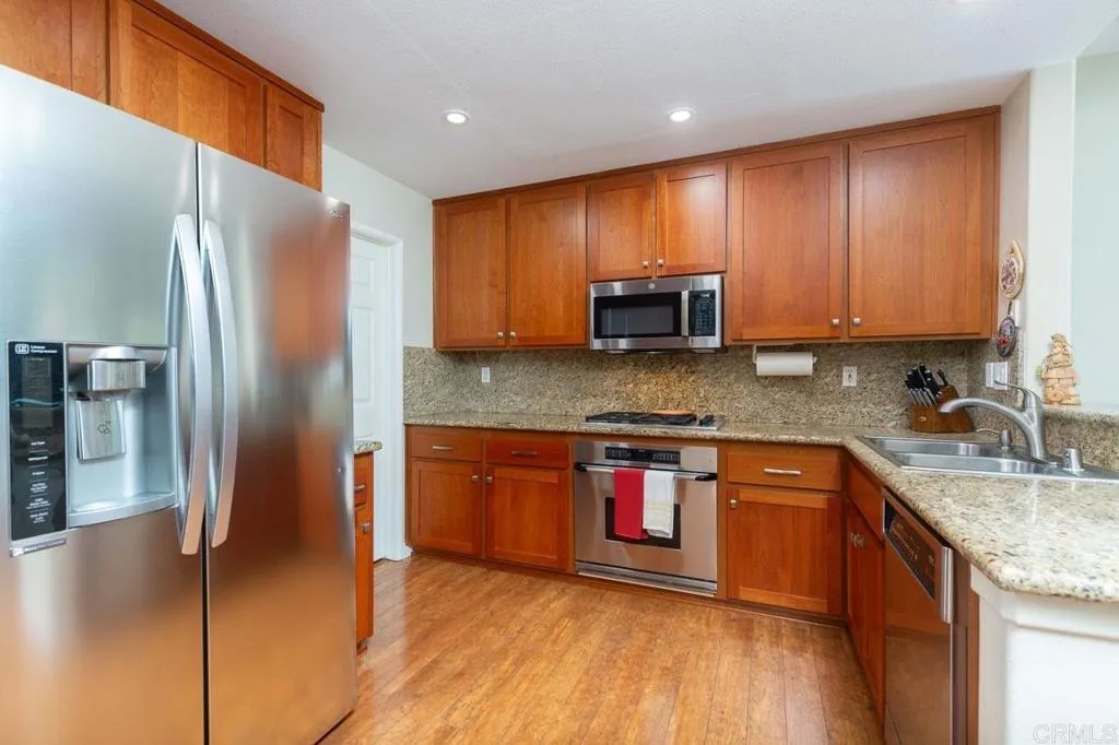 12642 Springbrook Dr E