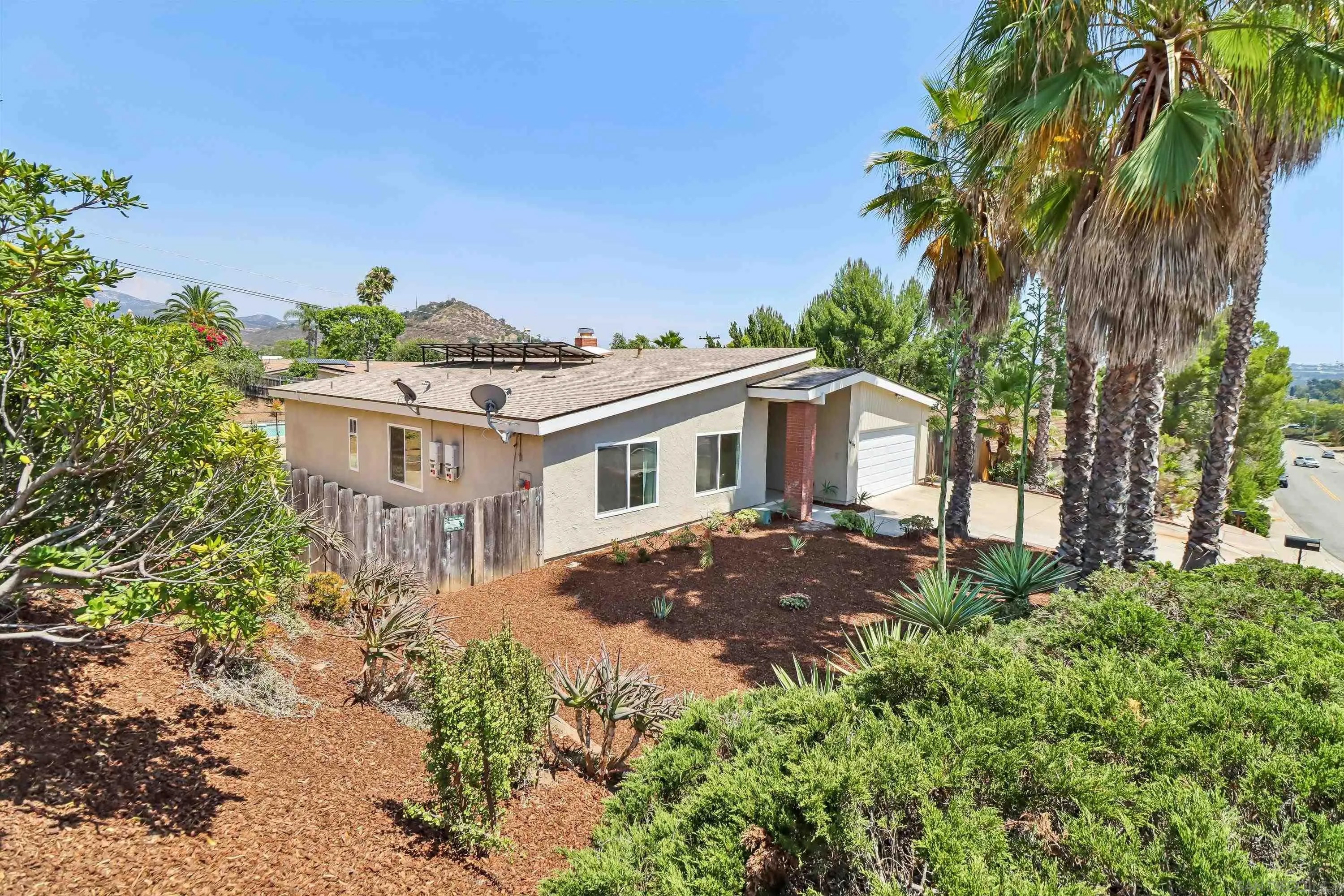 14545 Hillndale