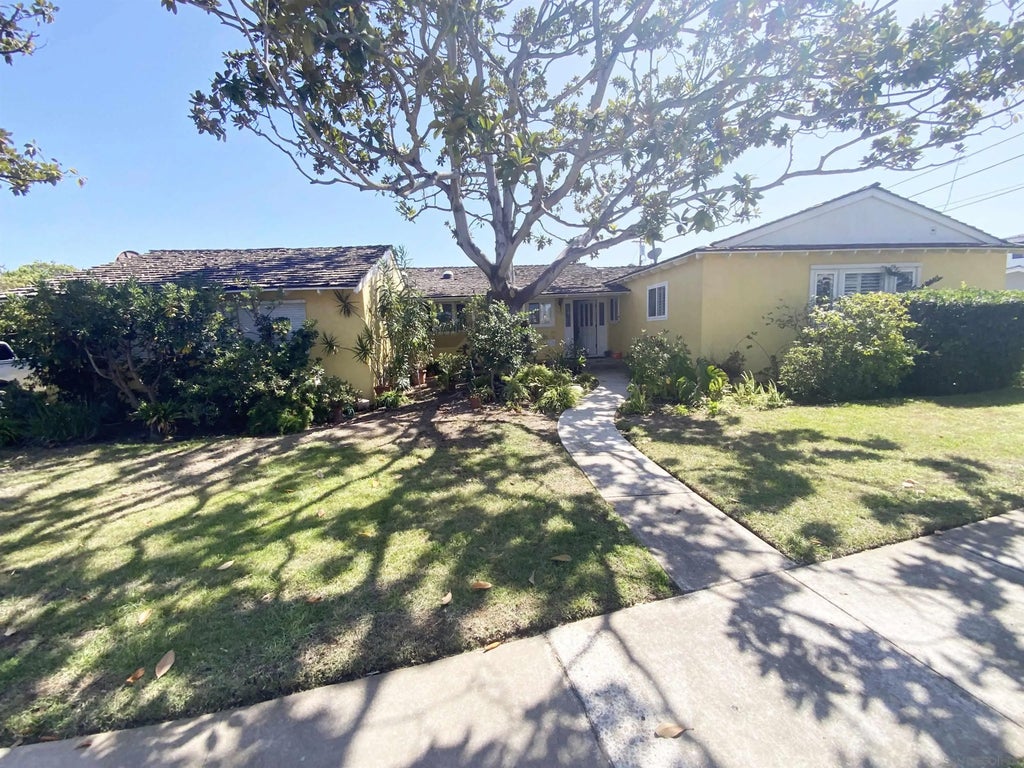 Photo of 170 Acacia Way, Coronado, CA 92118 (MLS # 260022798)
