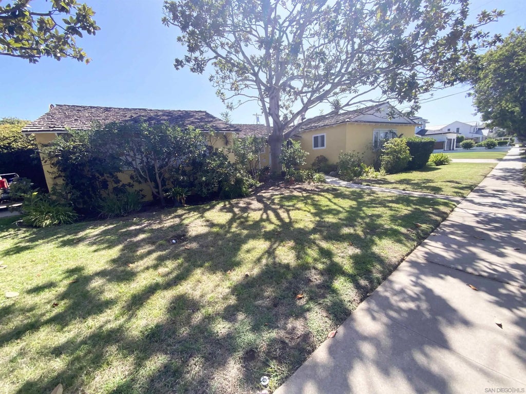 Photo of 170 Acacia Way, Coronado, CA 92118 (MLS # 260022798)