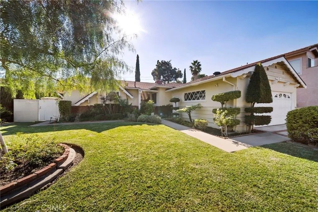 Photo of 220 Barranca Dr, Monterey Park, CA 91754 (MLS # AR25268030)