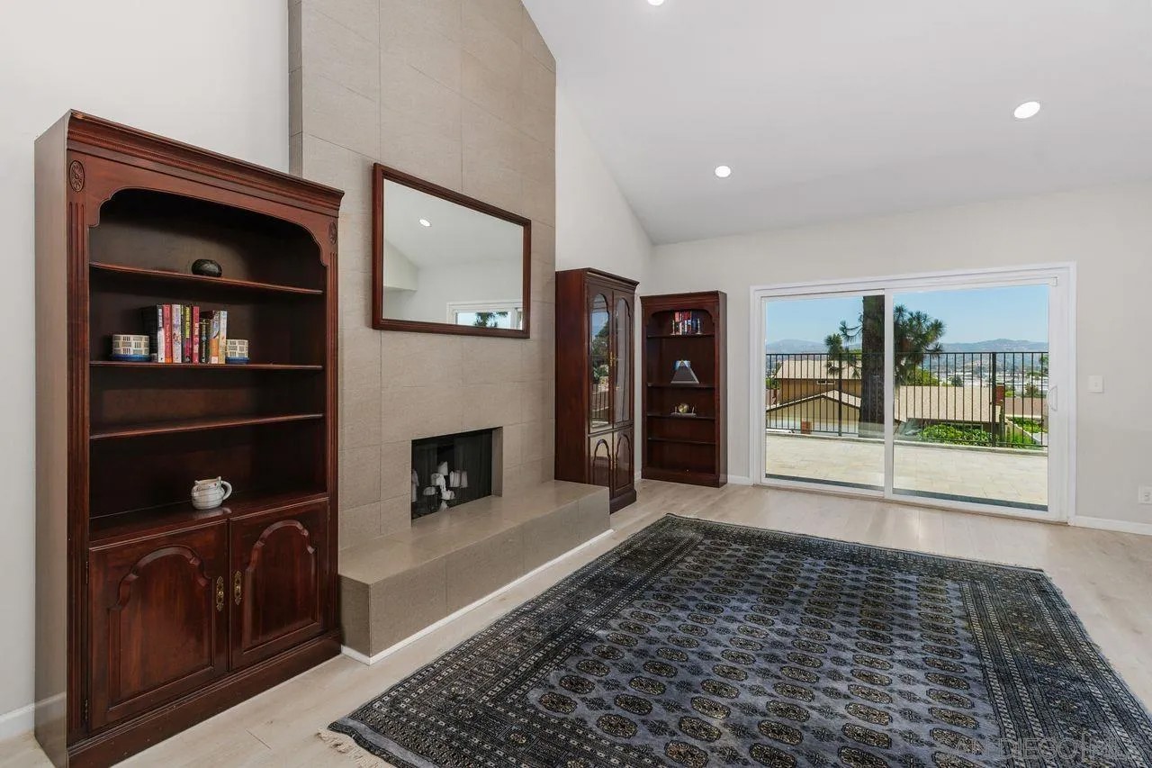 1225 Pfeifer Lane