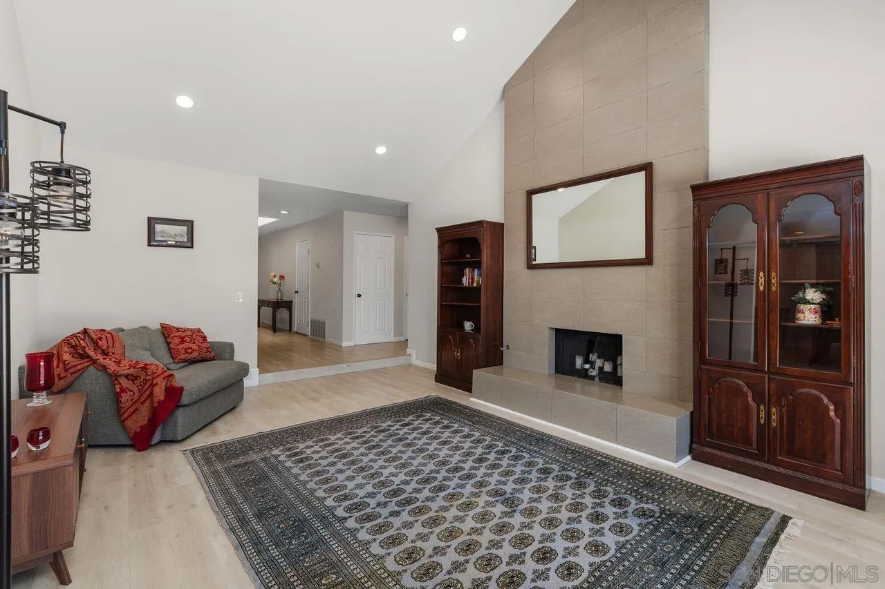 1225 Pfeifer Lane