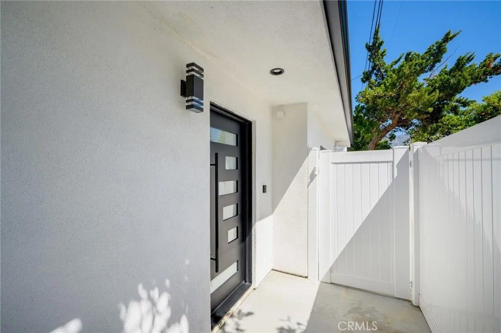 Photo of 8439 Apperson Street, Sunland, CA 91040 (MLS # GD25268917)