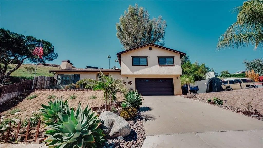 Photo of 12433 Gay Rio Dr, Lakeside, CA 92040 (MLS # SW26031254)