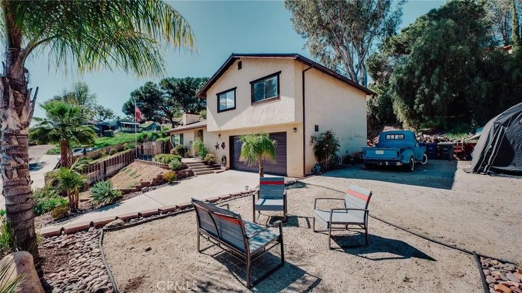 Photo of 12433 Gay Rio Dr, Lakeside, CA 92040 (MLS # SW26031254)