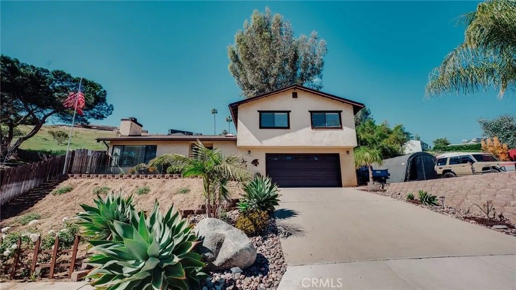 Photo of 12433 Gay Rio Dr, Lakeside, CA 92040 (MLS # SW26031254)