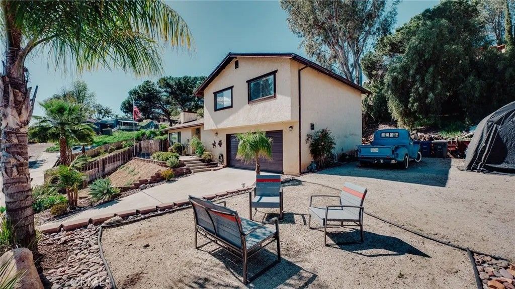 Photo of 12433 Gay Rio Dr, Lakeside, CA 92040 (MLS # SW26031254)