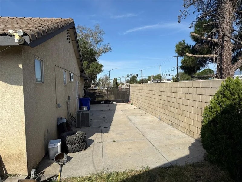 10517 Dream Street