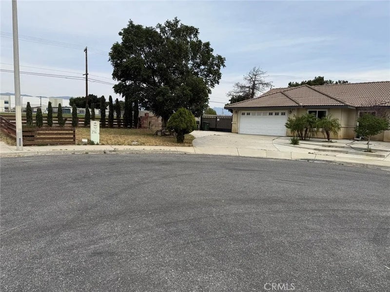 10517 Dream Street