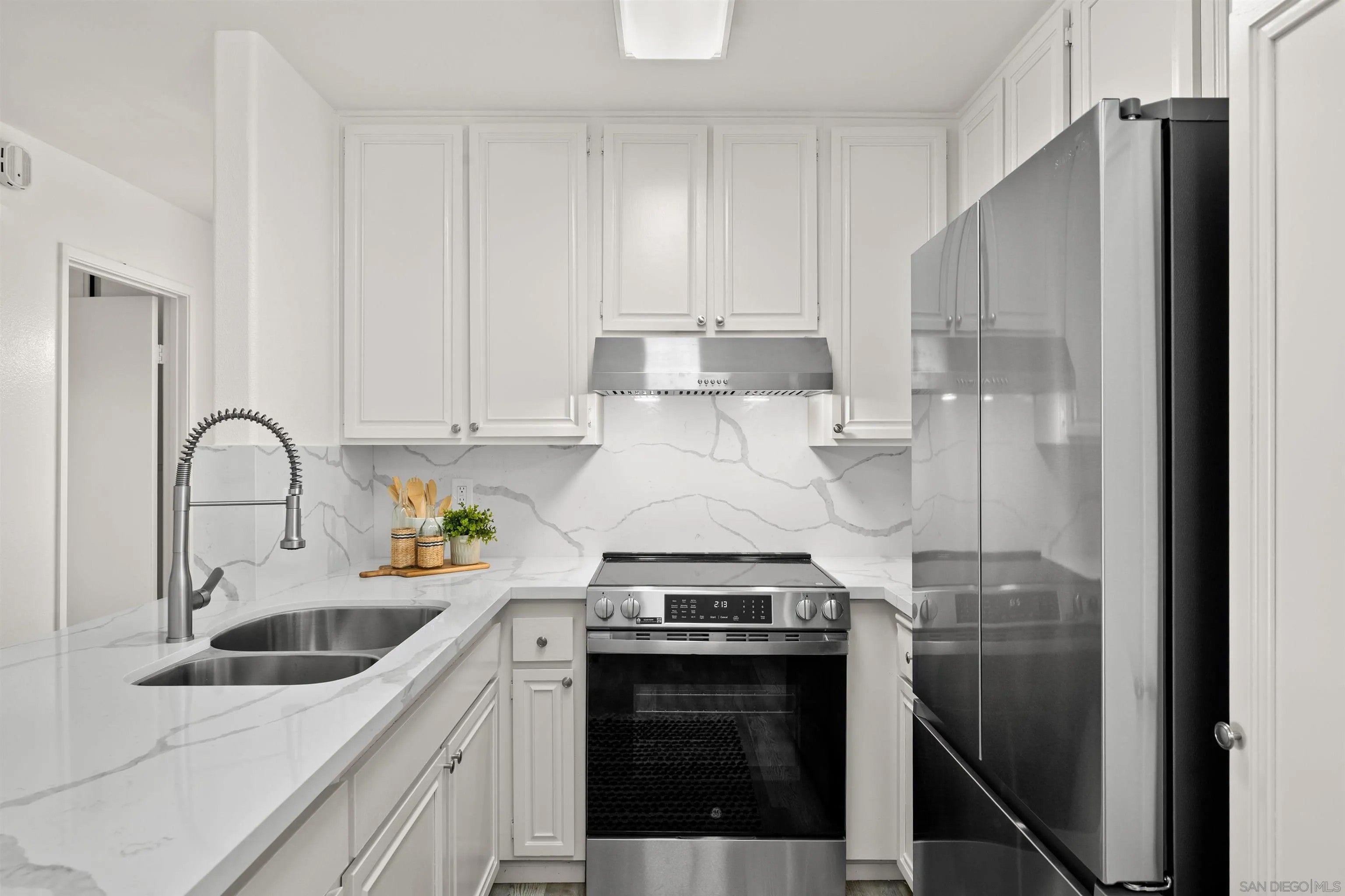 2605 Pico Pl 215