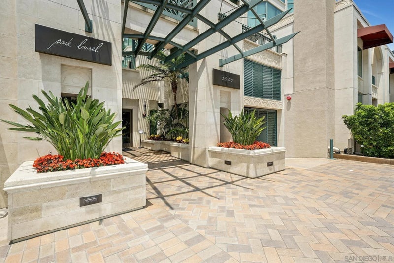 2500 6th Ave. PH5