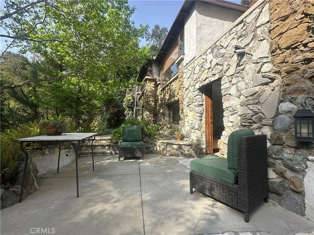 Photo of 8601 Wonderland Avenue #1, Los Angeles, CA 90046 (MLS # GD26072165)