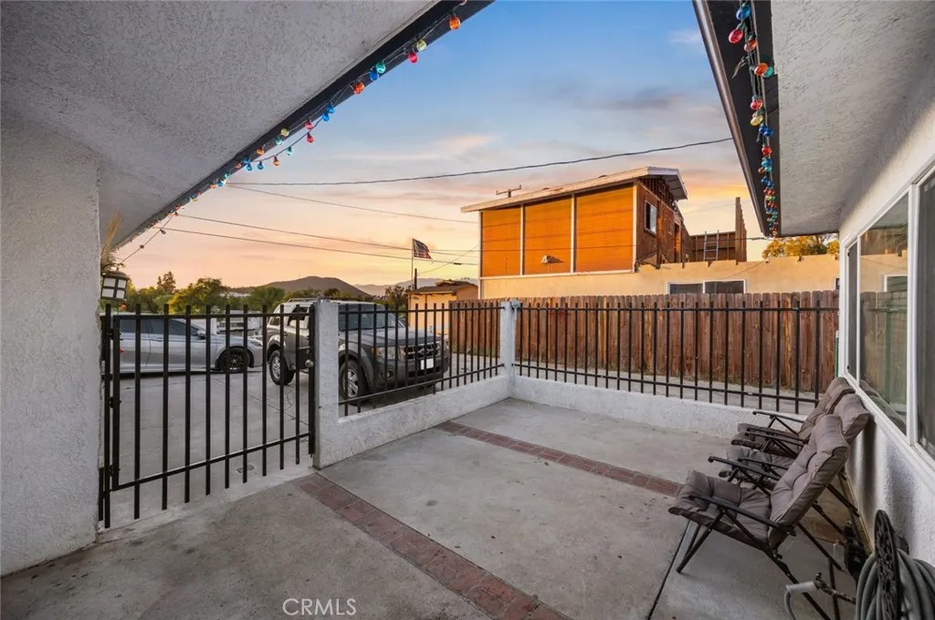 2633 Valley View Avenue