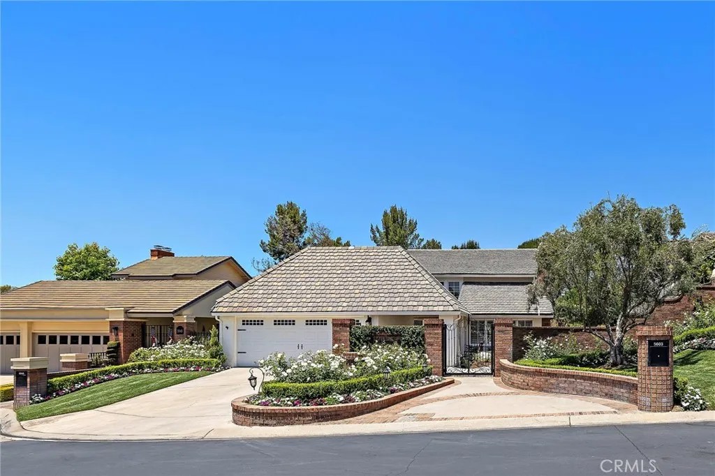 5603 E Crest De Ville