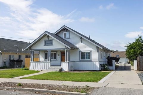 Photo of 214 N 7th St, Santa Paula, CA 93060 (MLS # SR26054667)