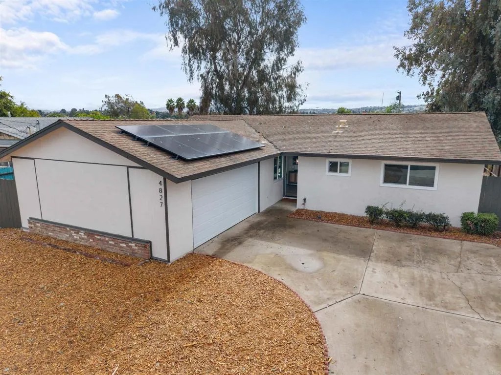 4827 Luna Drive