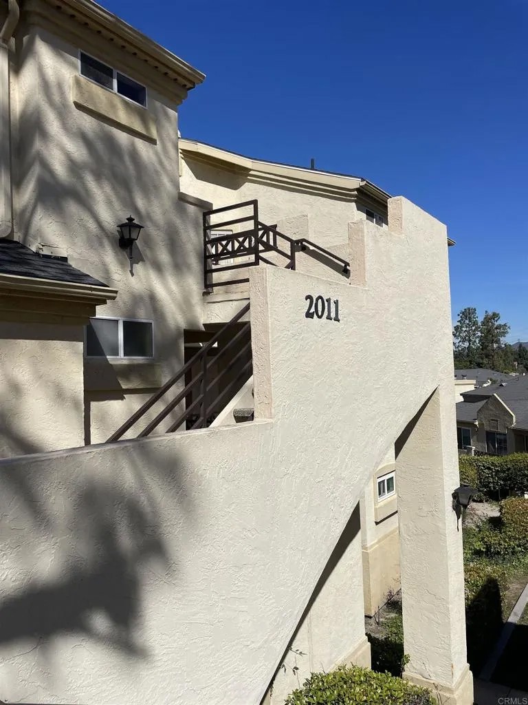 2011 Lakeridge Circle 304