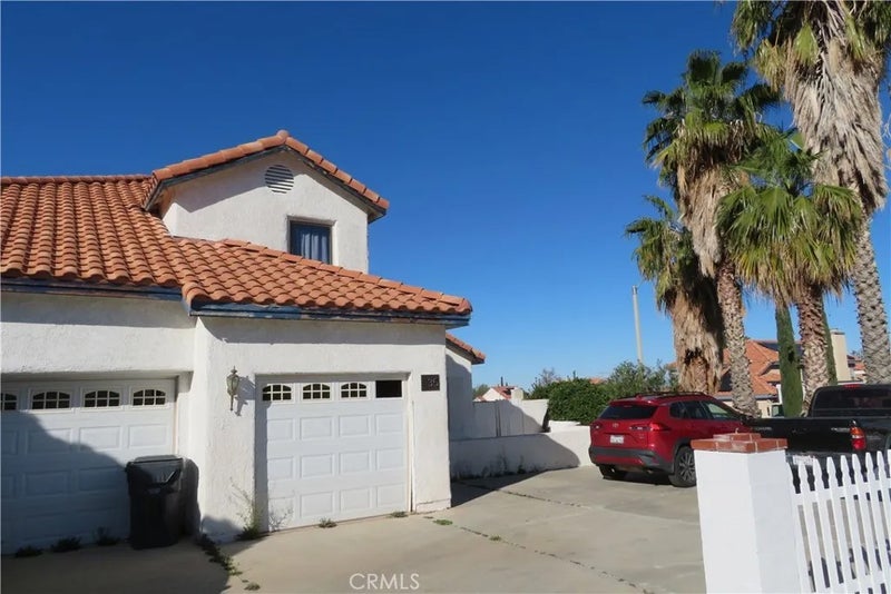 435 Questa Court