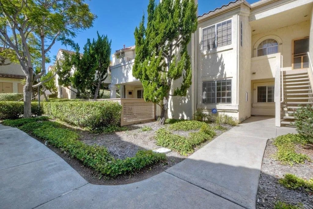 Photo of 750 Breeze Hill Road #121, Vista, CA 92081 (MLS # NDP2609120)