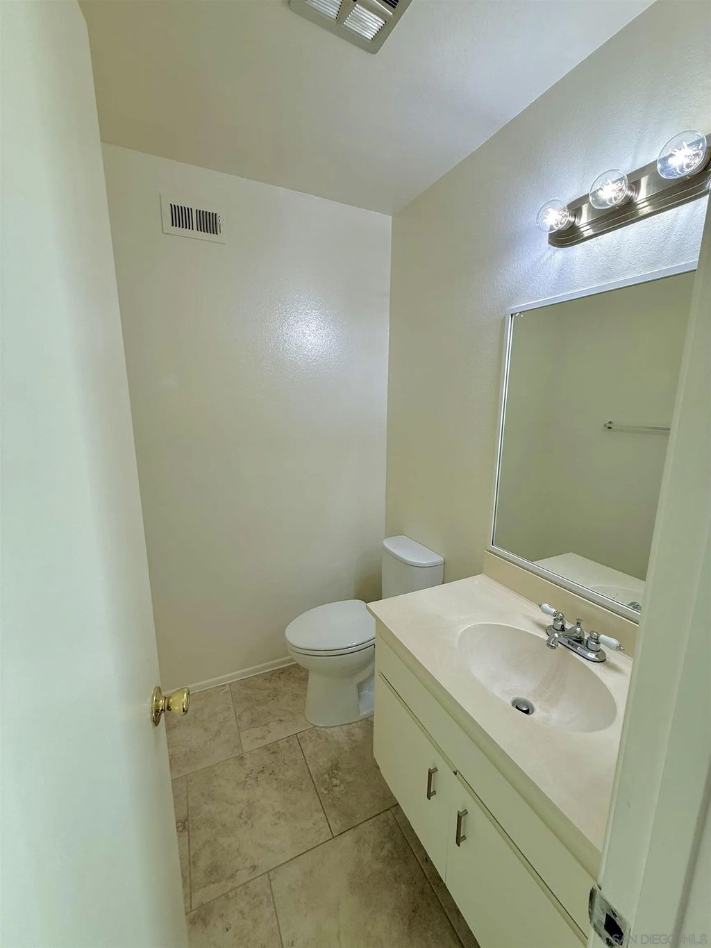 Photo of 2139 Via Esmarca, Oceanside, CA 92054 (MLS # 2600765)