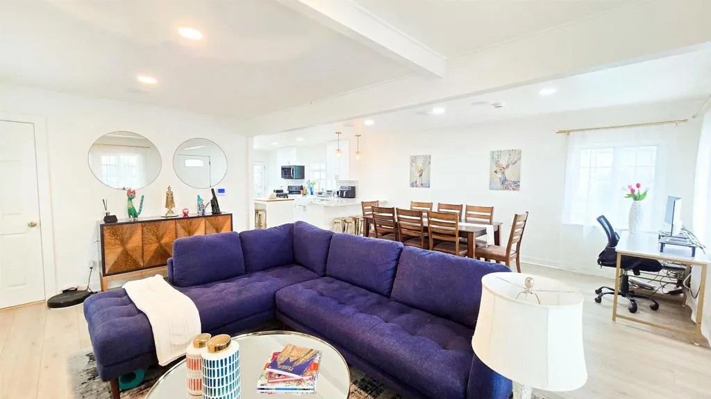 4383 Van Dyke Avenue