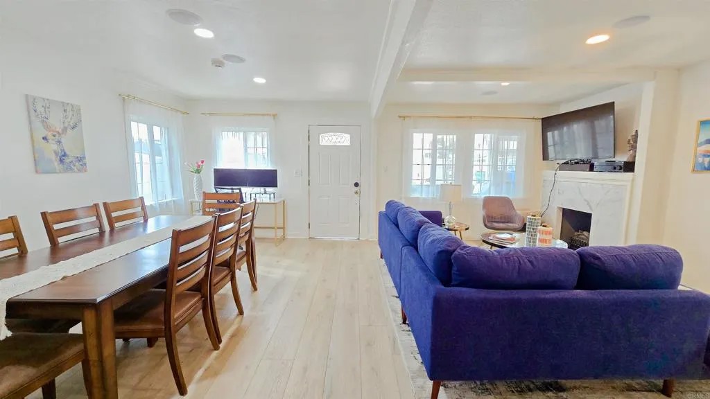 4383 Van Dyke Avenue