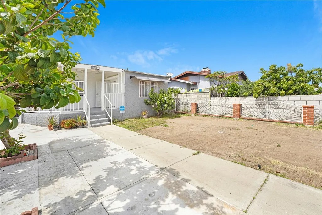 9027 Menlo
