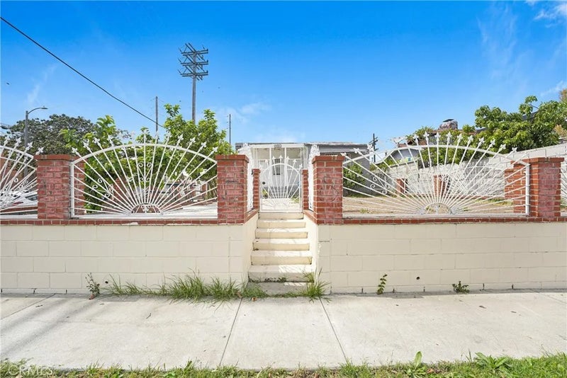 9027 Menlo