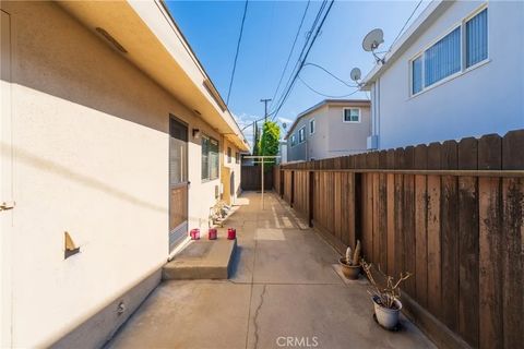 Tiny photo for 522 Avenue F, Redondo Beach, CA 90277 (MLS # PV25246697)