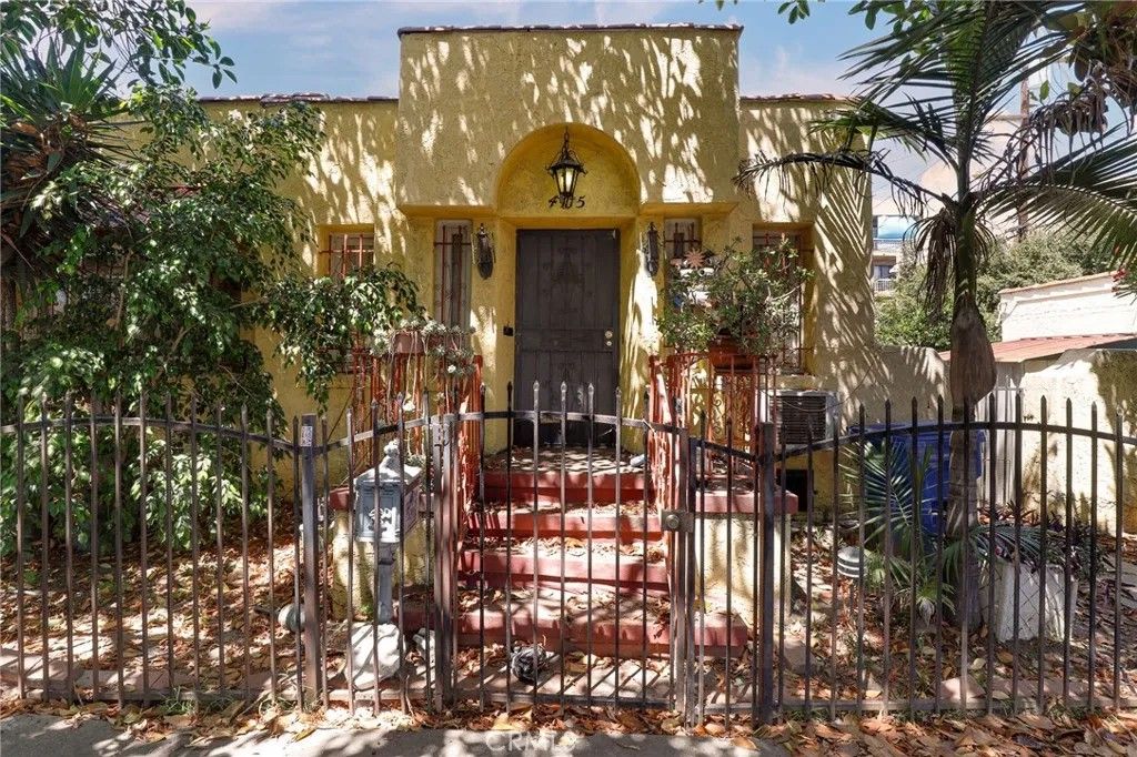 Photo of 4115 Council St, Los Angeles, CA 90004 (MLS # BB26085412)