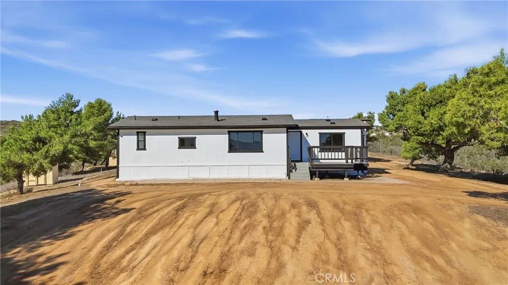 Photo of 40270 Vans Vision Road, Hemet, CA 92544 (MLS # TR25273862)