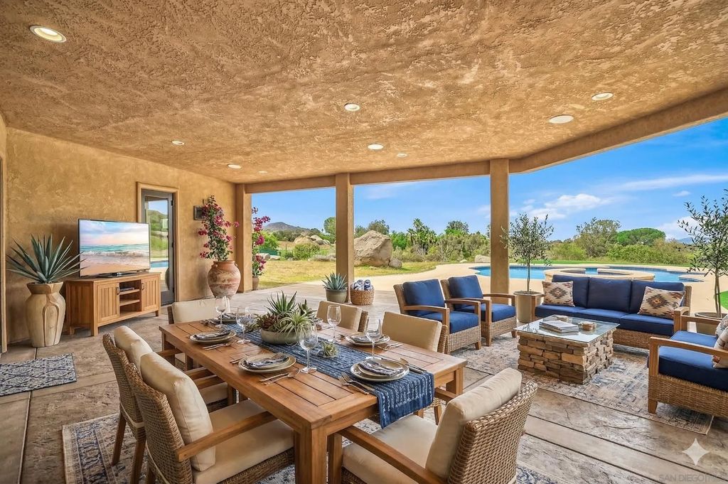 Photo of 2043 Camino De Reimitz, Alpine, CA 91901 (MLS # 260006447)