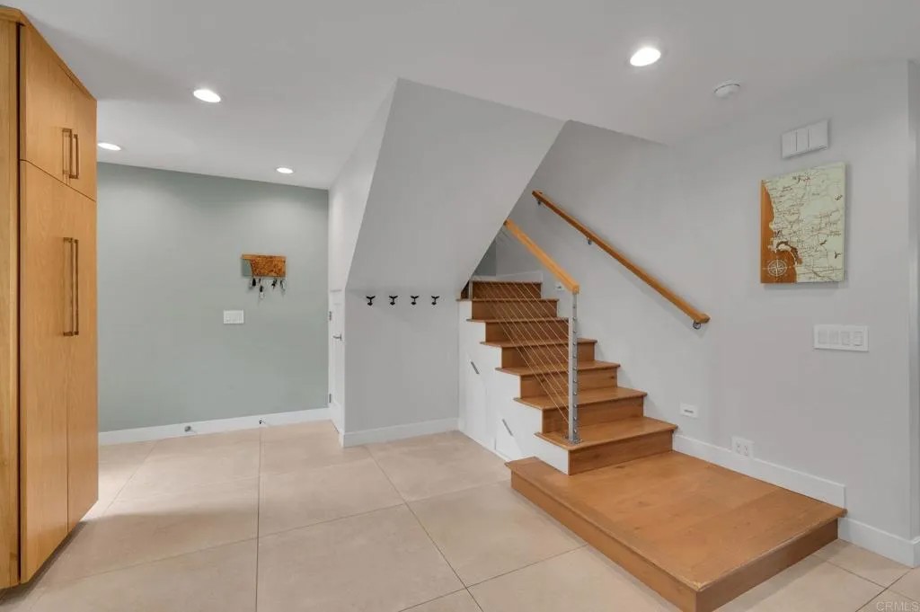 405 S Sierra Avenue 187