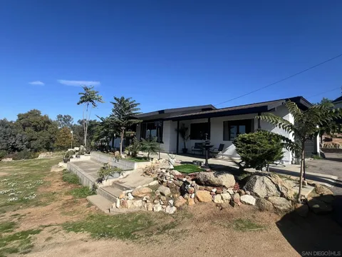 272 Lilac Dr, El Cajon, CA 92021 - #: 250044779