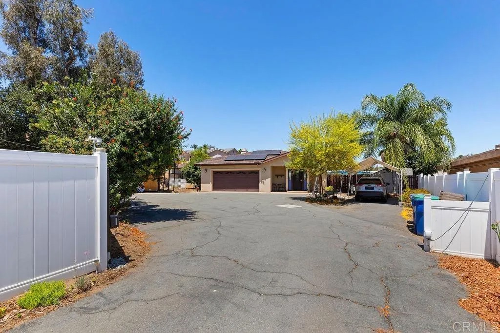 8948 Lakeview Road