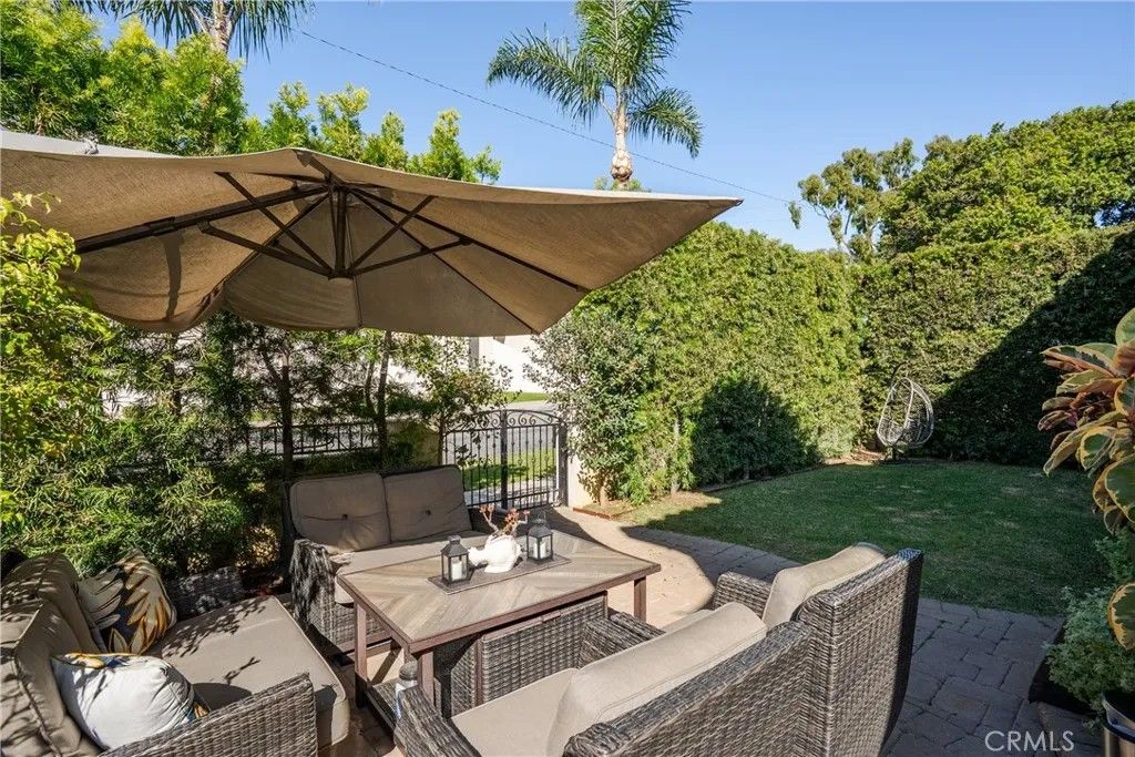 Photo of 736 14th St, Huntington Beach, CA 92648 (MLS # OC26104572)