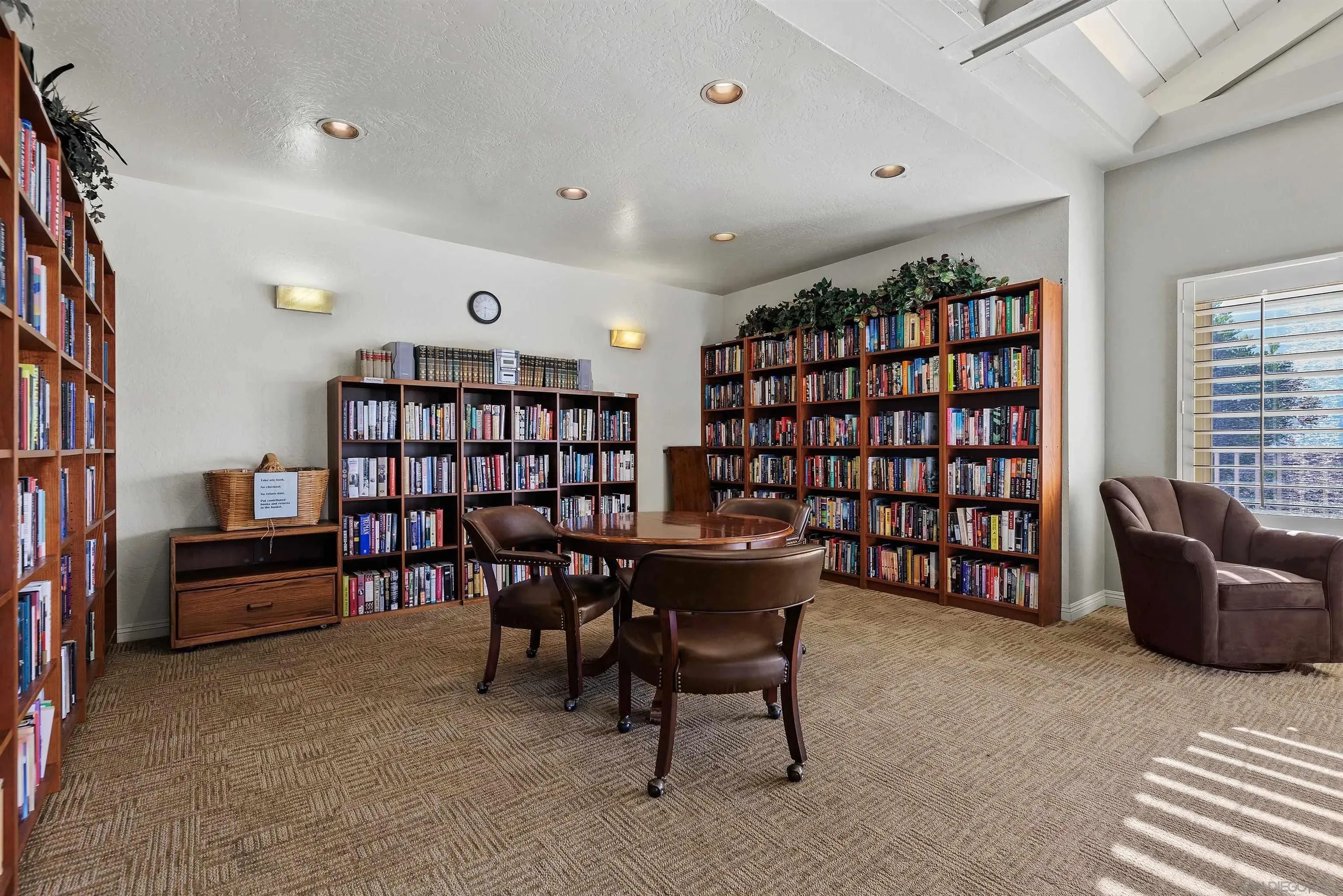 La Jolla, California 92037, United States, 3 Bedrooms Bedrooms, ,4 BathroomsBathrooms,Residential,Active,192191