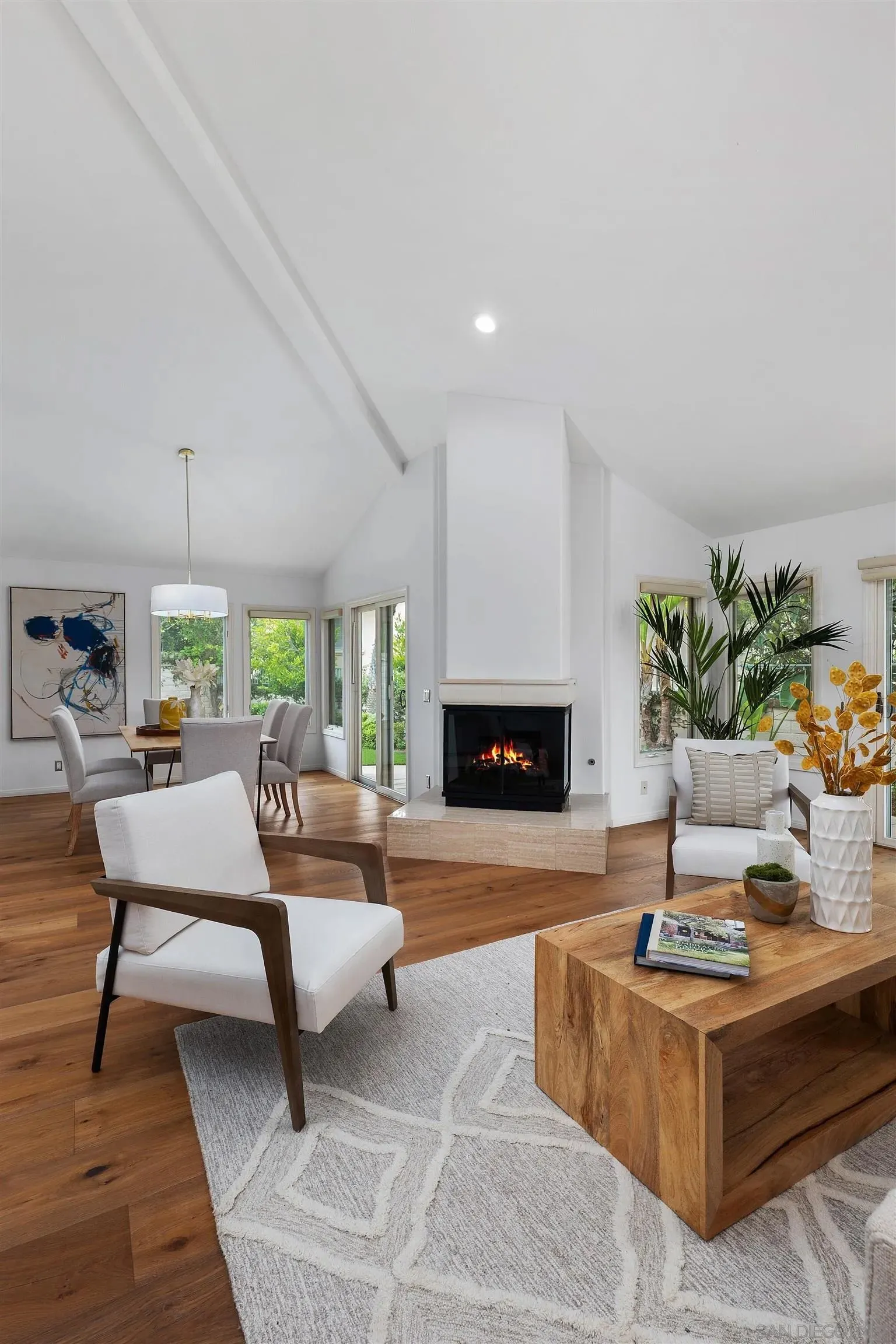 La Jolla, California 92037, United States, 3 Bedrooms Bedrooms, ,4 BathroomsBathrooms,Residential,Active,192191