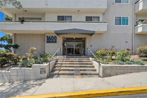 Photo of 1600 Ardmore Avenue #417, Hermosa Beach, CA 90254 (MLS # PV26133694)