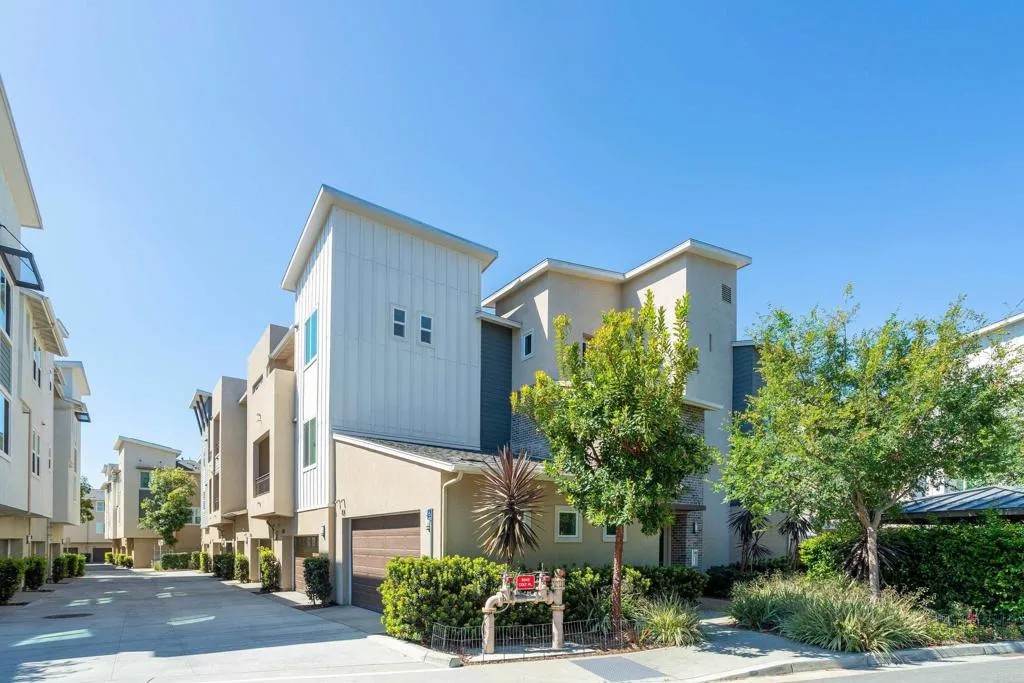 6042 Colt Place 303