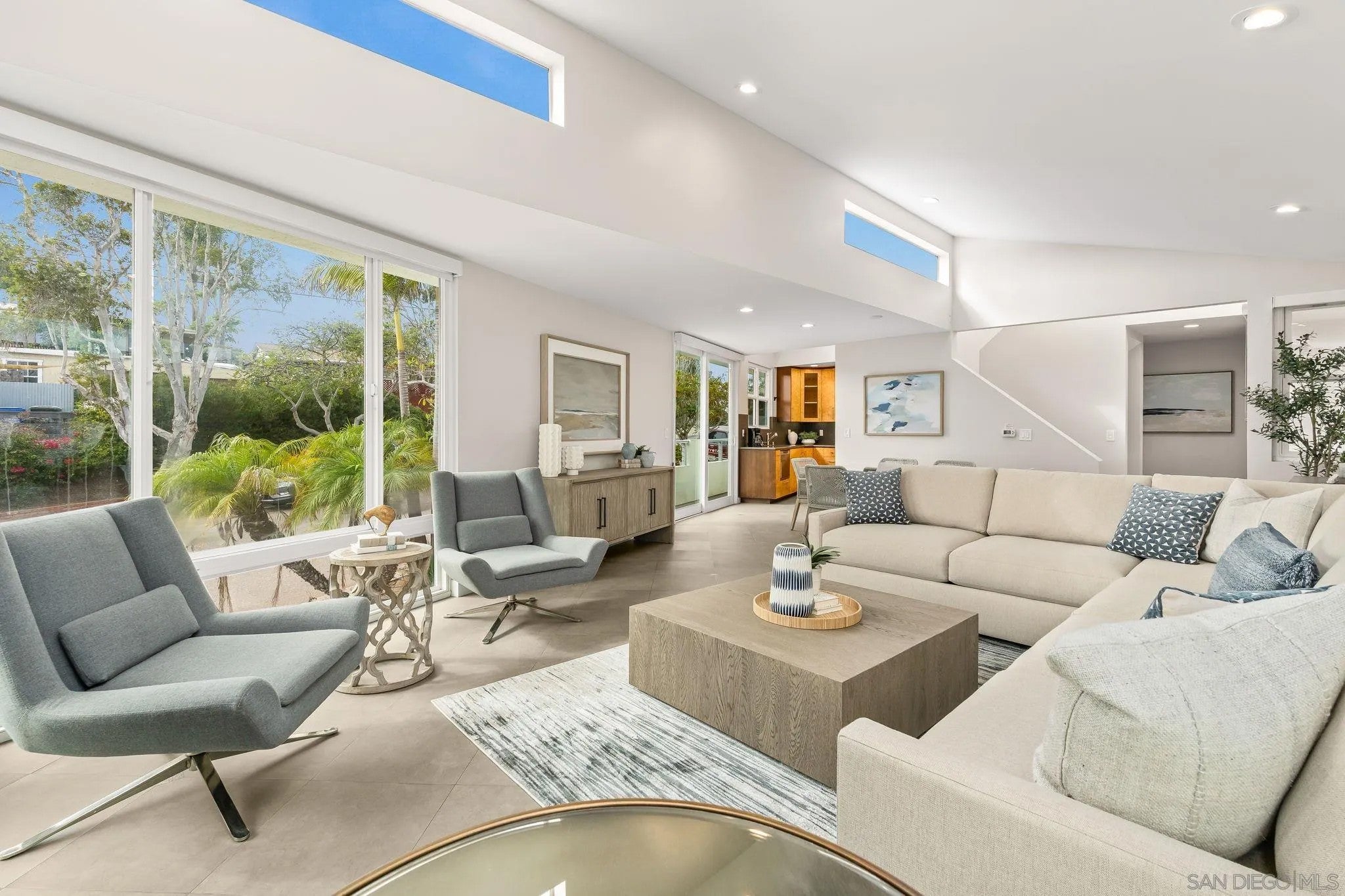 438 La Mesa Ave