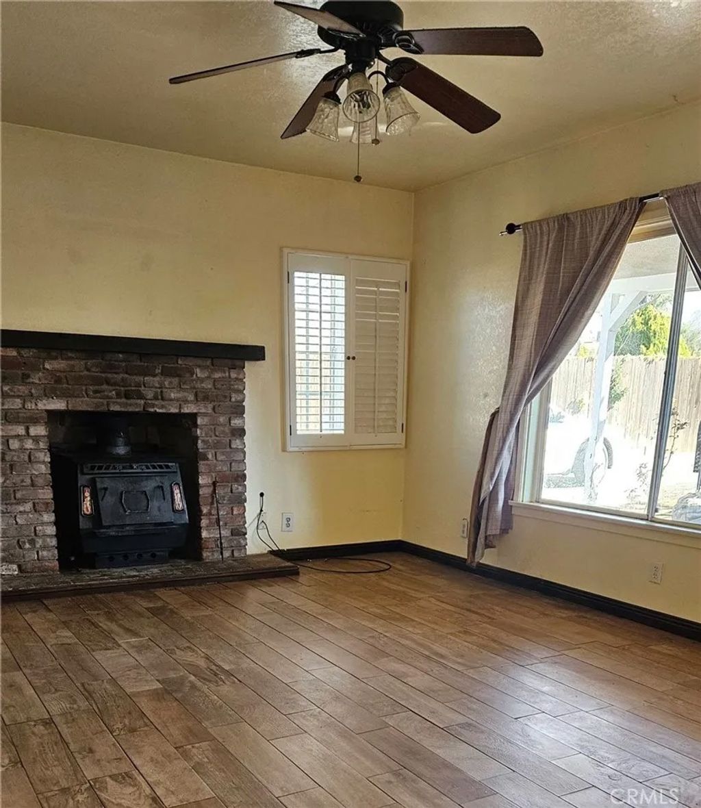 Photo of 12509 E Avenue V-10, Pearblossom, CA 93553 (MLS # SR26056277)
