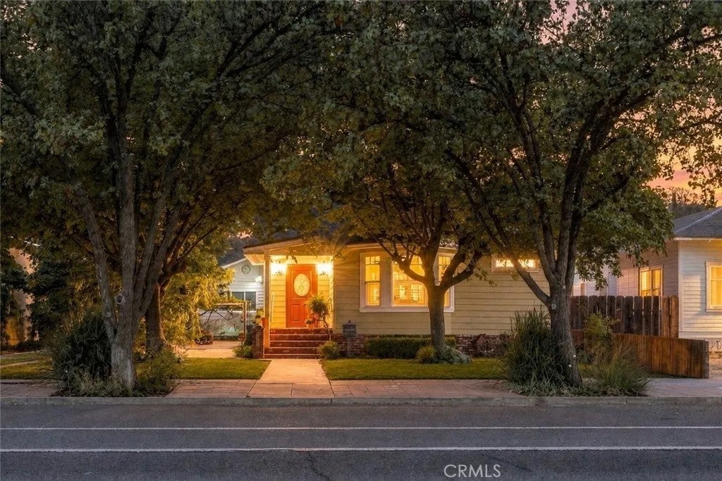 1935 Vine Street